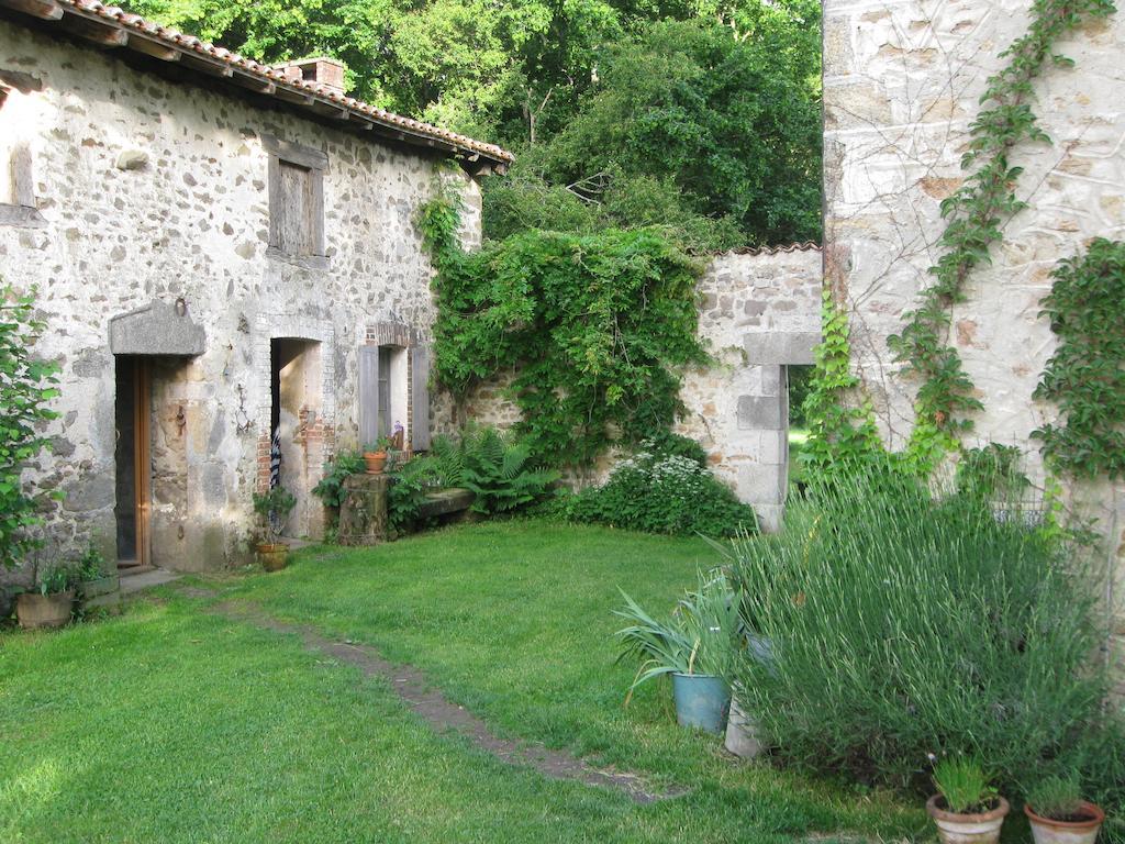 Bed and Breakfast Le Domaine De Panissac Berneuil  Exterior foto
